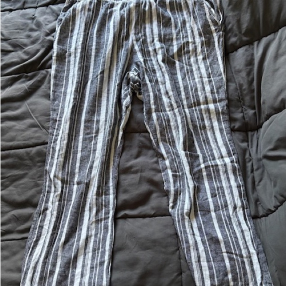 Ellen Tracy Gray and White Striped Linen Pants